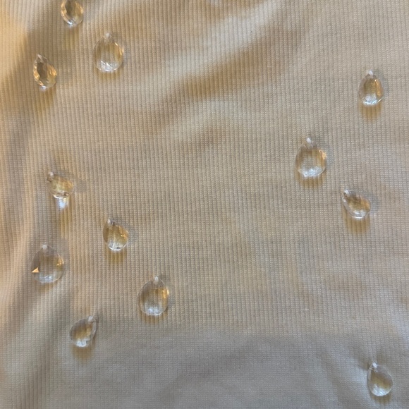 White Fox tank with clear crystals. - Picture 3 of 3